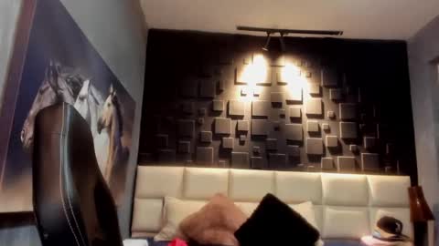 logan_varela online show from 12/05/24, 07:38