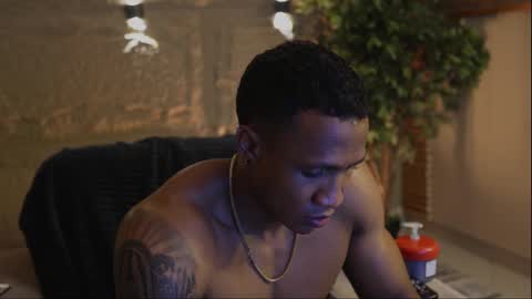 Snapshot of logan_varela chatting on 10/02/25, 10:06 logan_varela online show from 10/02/25, 10:06