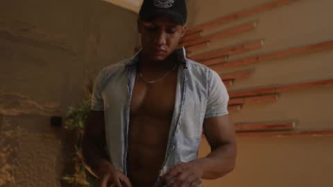 Snapshot of logan_varela chatting on 10/11/25, 12:32 logan_varela online show from 10/11/25, 12:32