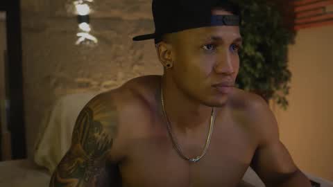 Snapshot of logan_varela chatting on 10/22/25, 02:28 logan_varela online show from 10/22/25, 02:28