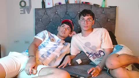 logan_willyams_ online show from 09/19/25, 12:23