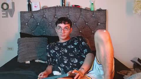 logan_willyams_ online show from 09/20/25, 10:55