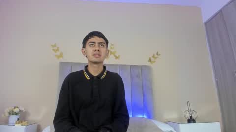 Snapshot of logan_wolf_ chatting on 12/15/25, 12:42 Logan online show from 12/15/25, 12:42