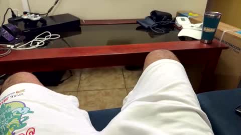 Snapshot of logandaimond chatting on 12/17/25, 04:40 logandaimond online show from 12/17/25, 04:40