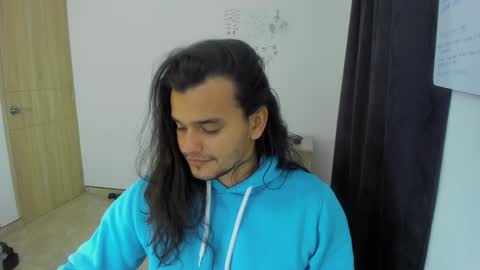 Snapshot of loganhot22 chatting on 12/18/24, 08:42 Logan online show from 12/18/24, 08:42