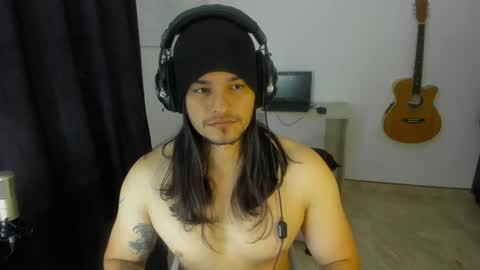 Snapshot of loganhot22 chatting on 12/30/24, 08:43 Logan online show from 12/30/24, 08:43