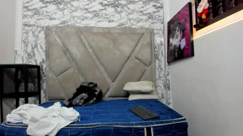 Snapshot of loganjhonson chatting on 09/23/25, 02:25 loganjhonson online show from 09/23/25, 02:25