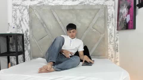 Snapshot of loganjhonson chatting on 10/14/25, 03:07 loganjhonson online show from 10/14/25, 03:07