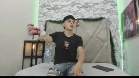 loganjhonson online show from 12/02/25, 02:50