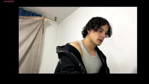 Snapshot of logann_x3 chatting on 06/07/26, 04:16 Logan online show from 06/07/26, 04:16
