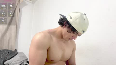 Snapshot of logann_x3 chatting on 06/13/26, 04:54 Logan online show from 06/13/26, 04:54