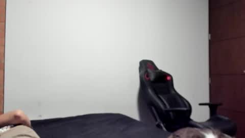 Snapshot of logannick chatting on 11/10/25, 08:57 Logan online show from 11/10/25, 08:57