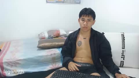 Snapshot of logannthh chatting on 02/19/25, 09:28 logannthh online show from 02/19/25, 09:28