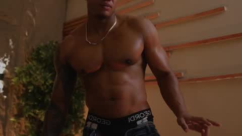 loganvarela online show from 10/26/25, 01:33