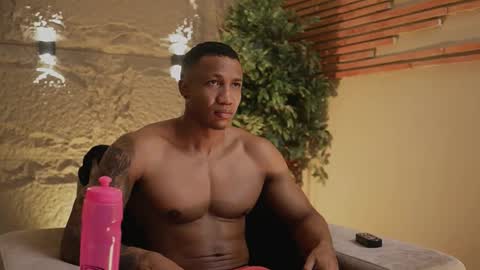 loganvarela online show from 10/26/25, 02:12