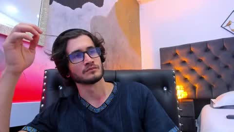 Loggan online show from 12/25/24, 12:48