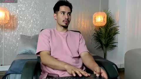 Snapshot of loghan_fox chatting on 09/28/25, 03:34 Loghan online show from 09/28/25, 03:34