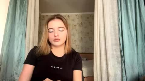 Kira online show from 09/10/25, 06:57