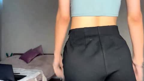 Snapshot of loisepadovano chatting on 11/07/25, 12:10 Amelia online show from 11/07/25, 12:10