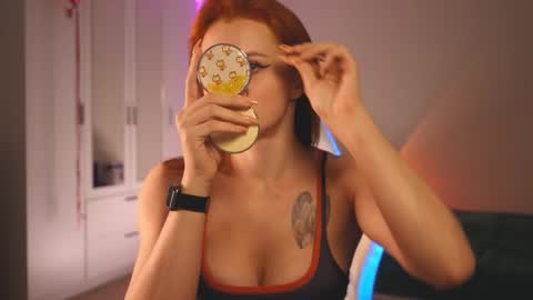 Snapshot of loisjo chatting on 09/18/25, 07:27 LoisVacation time  online show from 09/18/25, 07:27