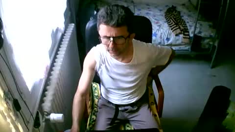 Snapshot of lokoum39 chatting on 11/01/25, 12:29 lokoum39 online show from 11/01/25, 12:29