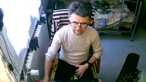 Snapshot of lokoum39 chatting on 11/22/25, 03:33 lokoum39 online show from 11/22/25, 03:33