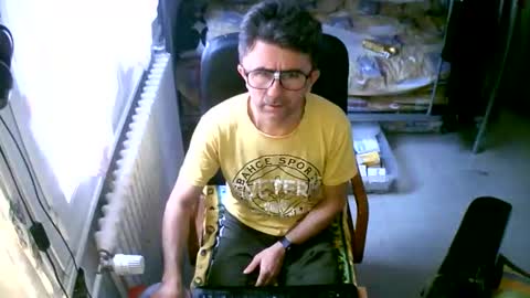 Snapshot of lokoum39 chatting on 12/02/25, 09:58 lokoum39 online show from 12/02/25, 09:58