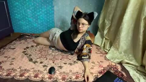 Snapshot of lola_aspis chatting on 10/24/25, 08:00 lola_aspis online show from 10/24/25, 08:00