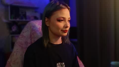 Snapshot of lola_bani_ chatting on 12/17/25, 10:10 lola online show from 12/17/25, 10:10