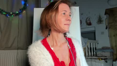 lola_belgium online show from 12/11/24, 03:05