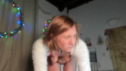 lola_belgium online show from 12/11/24, 06:09