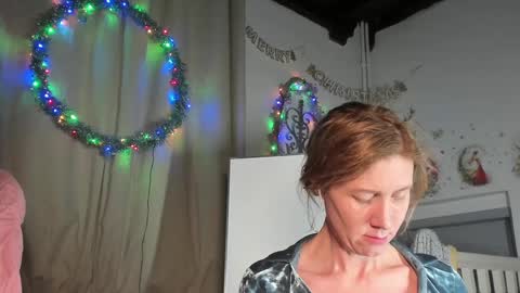 lola_belgium online show from 12/13/24, 04:27