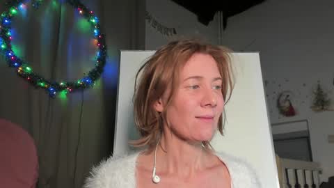 lola_belgium online show from 12/15/24, 06:04