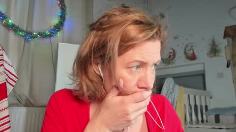 lola_belgium online show from 12/17/24, 02:22