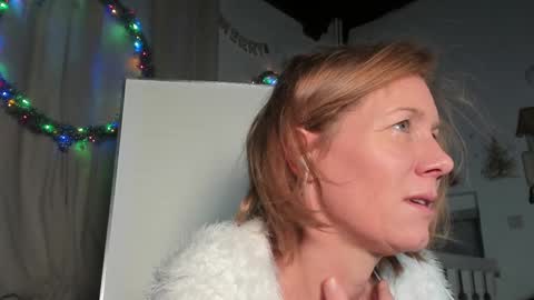 lola_belgium online show from 12/25/24, 03:28