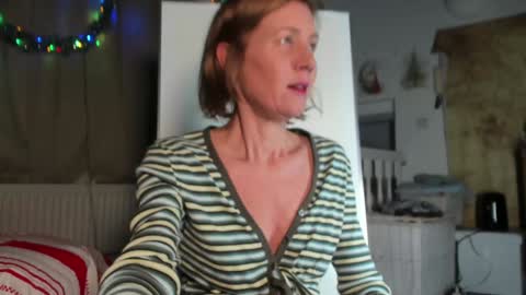 lola_belgium online show from 01/06/25, 06:31