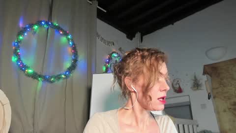 lola_belgium online show from 01/08/25, 04:44