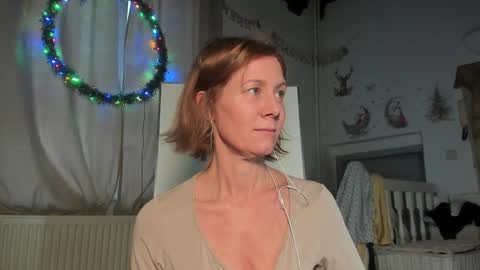 lola_belgium online show from 01/09/25, 03:23