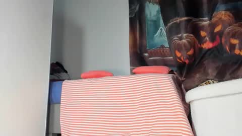 lola_belgium online show from 10/13/25, 06:13