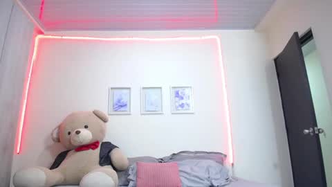 Snapshot of lola_calypso chatting on 04/06/26, 04:46 Lola Calypso online show from 04/06/26, 04:46