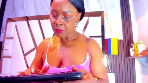 Lola online show from 07/23/26, 12:14