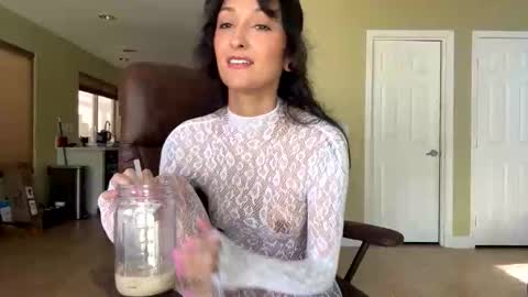 Snapshot of lola_la_lita chatting on 11/24/25, 07:02 lola_la_lita online show from 11/24/25, 07:02