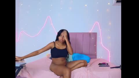 lola_lustrum online show from 06/11/26, 02:37
