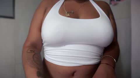 Snapshot of lola_luxe11 chatting on 09/09/25, 02:00 lola_luxe11 online show from 09/09/25, 02:00