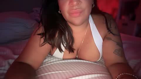 Snapshot of lola_luxe11 chatting on 09/23/25, 04:15 lola_luxe11 online show from 09/23/25, 04:15