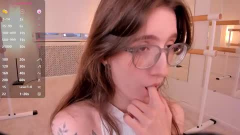 Lola online show from 10/11/25, 05:17