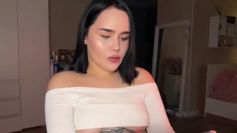 lola_razee online show from 07/04/26, 11:44