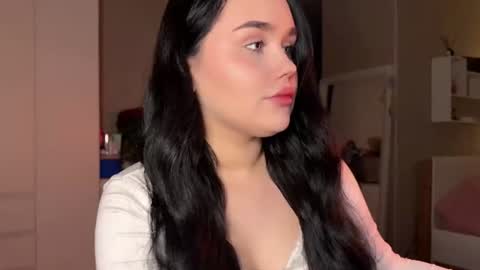 lola_razee online show from 07/30/26, 11:15
