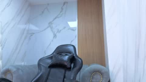 Snapshot of lola_roses_tf chatting on 05/16/26, 07:45 Lola online show from 05/16/26, 07:45