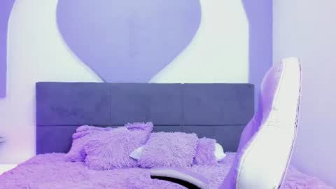 lola_sweeet18 online show from 07/23/26, 09:29
